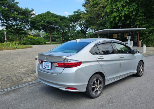 Honda Grace - Silver - Image 3