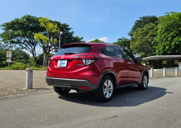 Honda Vezel - Red - Image 2