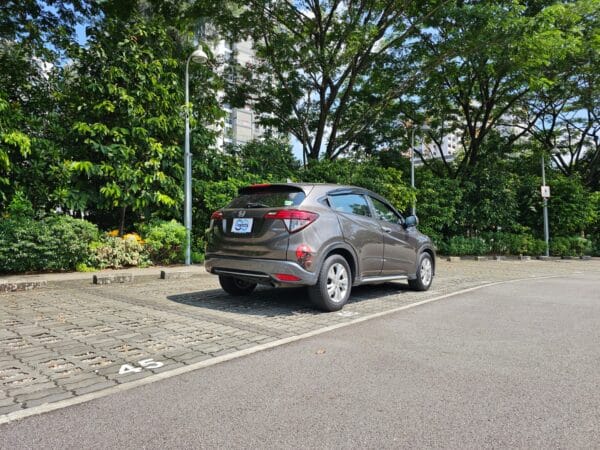 Honda Vezel - Metallic Grey - Image 7