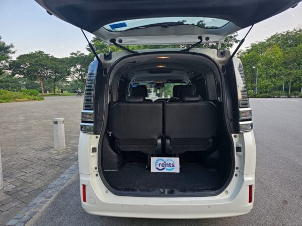 Toyota Voxy  - White - Image 5