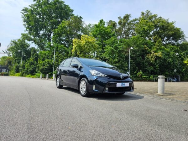 Toyota Prius+ - Black - Image 2