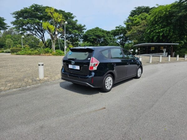 Toyota Prius+ - Black - Image 3