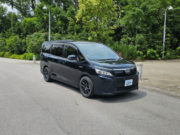 Toyota Voxy - Black